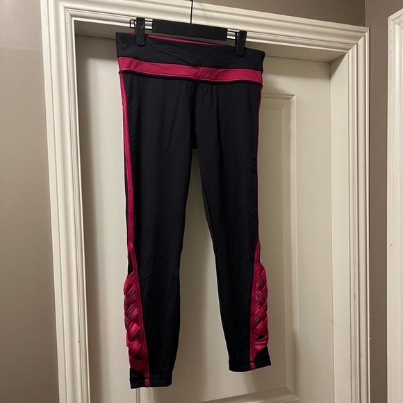 Size 8 NWOT lululemon leggings - Picture 1 of 4